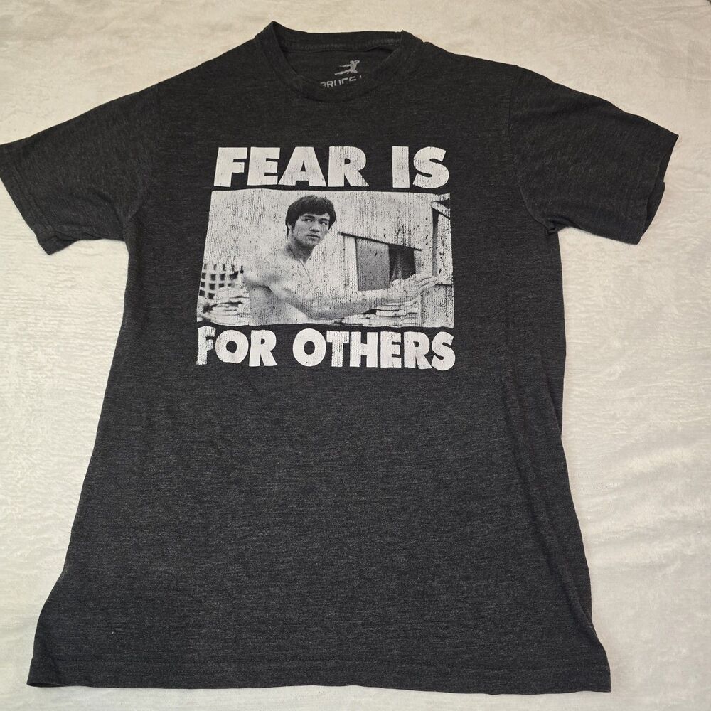 Bruce Lee Fear is For Others Dark Gray T-Shirt Mens Size Small Short Sleeve